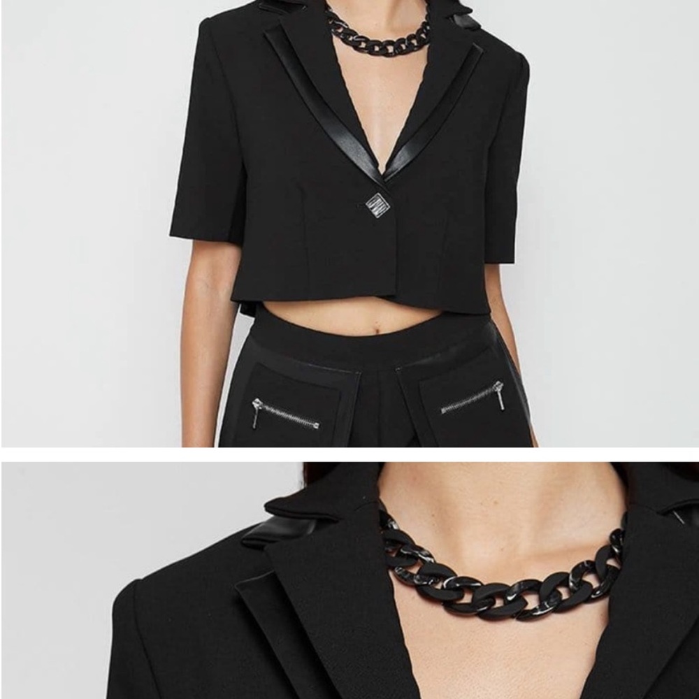 Maniere De Voir SET: Cropped Jacket & slacks

Sizes: 
Pants US 8 
Jacket US 12